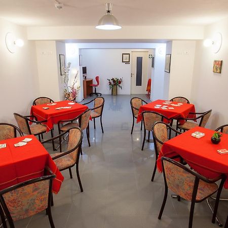 Hotel Azzurra سينِغاليا المظهر الخارجي الصورة